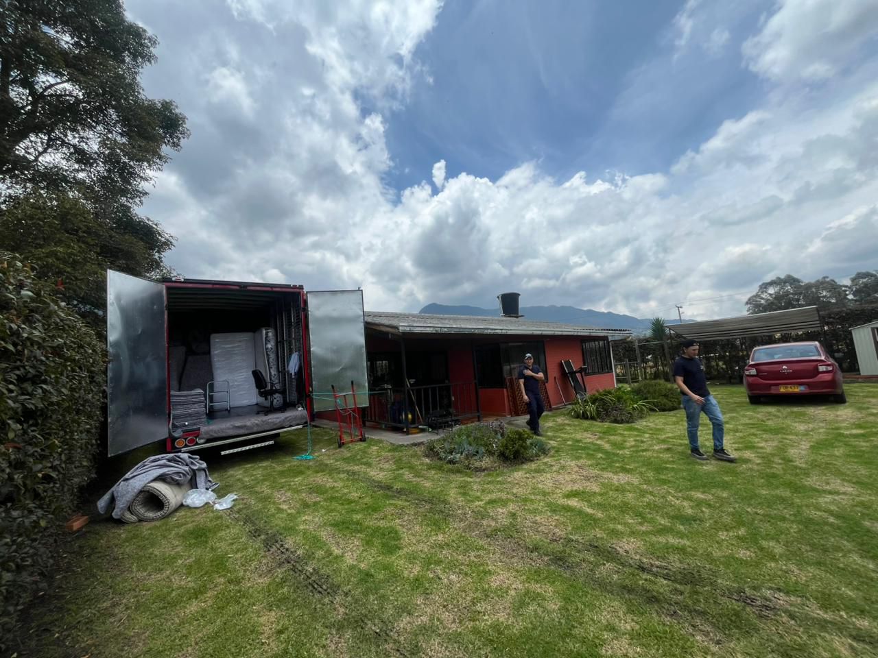 Camion Mudan Partner